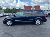 Used 2016 Chrysler Town & Country Touring w/ Driver Convenience Group image 4