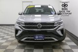 Certified 2022 Volkswagen Taos SEL image 4
