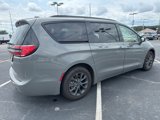 Used 2021 Chrysler Pacifica Touring w/ S Appearance Package image 3