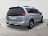 Used 2023 Chrysler Pacifica Limited image 5