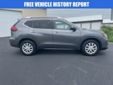 Used 2017 Nissan Rogue S image 2