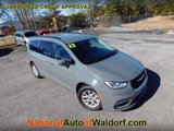 Used 2022 Chrysler Pacifica Touring-L image 2