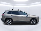 Used 2019 Jeep Cherokee Limited image 2