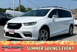 Used 2022 Chrysler Pacifica Limited image 3