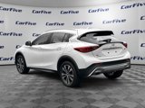 Used 2017 INFINITI QX30 Premium image 3