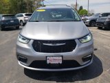 Used 2021 Chrysler Pacifica Touring-L image 2
