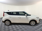 Used 2022 Kia Soul LX w/ Technology Package image 5