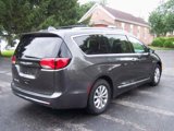 Used 2019 Chrysler Pacifica Touring-L image 4