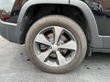 Used 2019 Jeep Cherokee Limited w/ Technology Group image 5