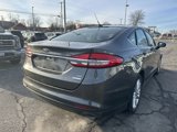 Used 2017 Ford Fusion SE image 3
