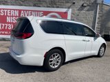 Used 2021 Chrysler Pacifica Touring-L image 4