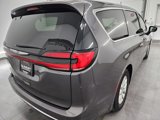 Used 2023 Chrysler Pacifica Touring-L image 4