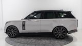 Used 2025 Land Rover Range Rover SV image 3