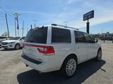 Used 2016 Lincoln Navigator Select image 4