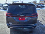 Used 2022 Chrysler Pacifica Touring-L image 5