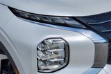 Used 2023 Mitsubishi Outlander SE image 3