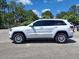 Used 2020 Jeep Grand Cherokee Laredo image 3