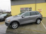 Used 2014 Volkswagen Touareg Sport image 3