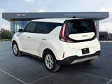 Used 2025 Kia Soul LX w/ LX Technology Package image 3