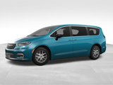 New 2025 Chrysler Pacifica Select image 2