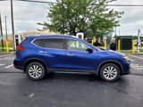 Used 2018 Nissan Rogue SV image 2