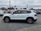 Used 2022 Volkswagen Taos SE image 4