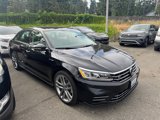 Used 2018 Volkswagen Passat 2.0T R-Line w/ R-Line Lighting Package image 4