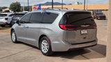 Used 2021 Chrysler Pacifica Touring-L image 5
