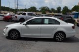 Used 2017 Volkswagen Jetta SE image 2