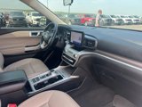 Used 2022 Ford Explorer XLT w/ Equipment Group 202A image 5