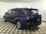 Used 2023 Toyota Sienna Platinum image 5