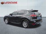 Used 2020 Nissan Rogue SV image 3