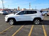 Used 2023 Jeep Compass Latitude image 2