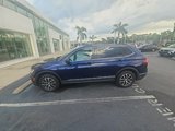 Used 2021 Volkswagen Tiguan SE w/ Panoramic Sunroof Package image 2