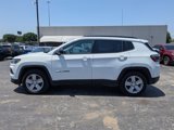 Used 2022 Jeep Compass Latitude image 2