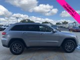 Used 2018 Jeep Grand Cherokee Laredo image 2