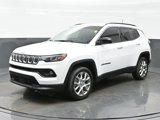 Used 2022 Jeep Compass Latitude image 2