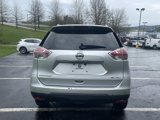 Used 2016 Nissan Rogue SL w/ SL Premium Package image 4