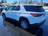 Used 2023 Chevrolet Traverse LT image 3