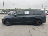 Used 2019 Chrysler Pacifica Touring-L Plus w/ Advanced Safetytec Group image 4