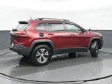 Used 2018 Jeep Cherokee Trailhawk image 3
