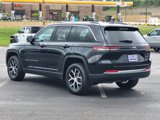 Used 2023 Jeep Grand Cherokee Limited image 4