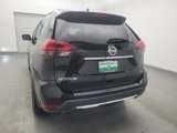Used 2017 Nissan Rogue SL image 6