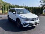 Used 2022 Volkswagen Tiguan SE image 2