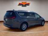 Used 2021 Chrysler Pacifica Touring-L image 5