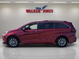 Used 2021 Toyota Sienna XLE image 6