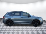Used 2022 Volkswagen Tiguan SE R-Line image 2