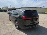 Used 2024 Chrysler Pacifica Select image 5