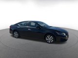 Used 2023 Nissan Altima 2.5 S image 2