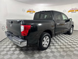 Used 2017 Nissan Titan SV image 6